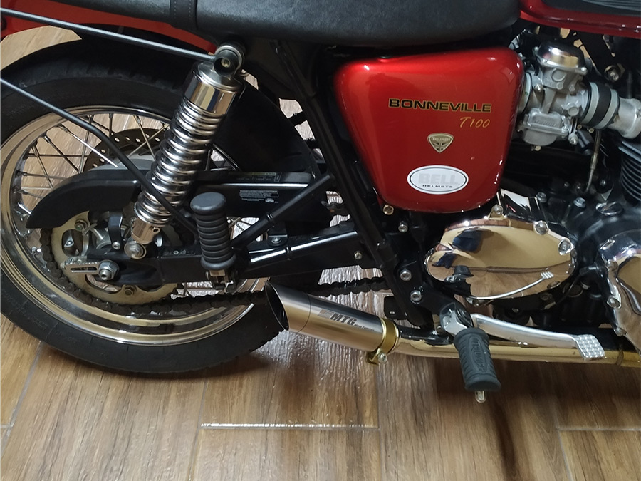 Ponteira de escapamento inox com abafador Triumph Bonneville T100