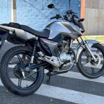 Escapamento esportivo silencioso por baixo da moto Honda CG 160 Titan 2015 a 2024