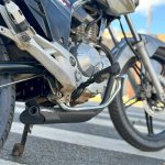 Escapamento esportivo silencioso por baixo da moto Honda CG 160 Titan 2015 a 2024