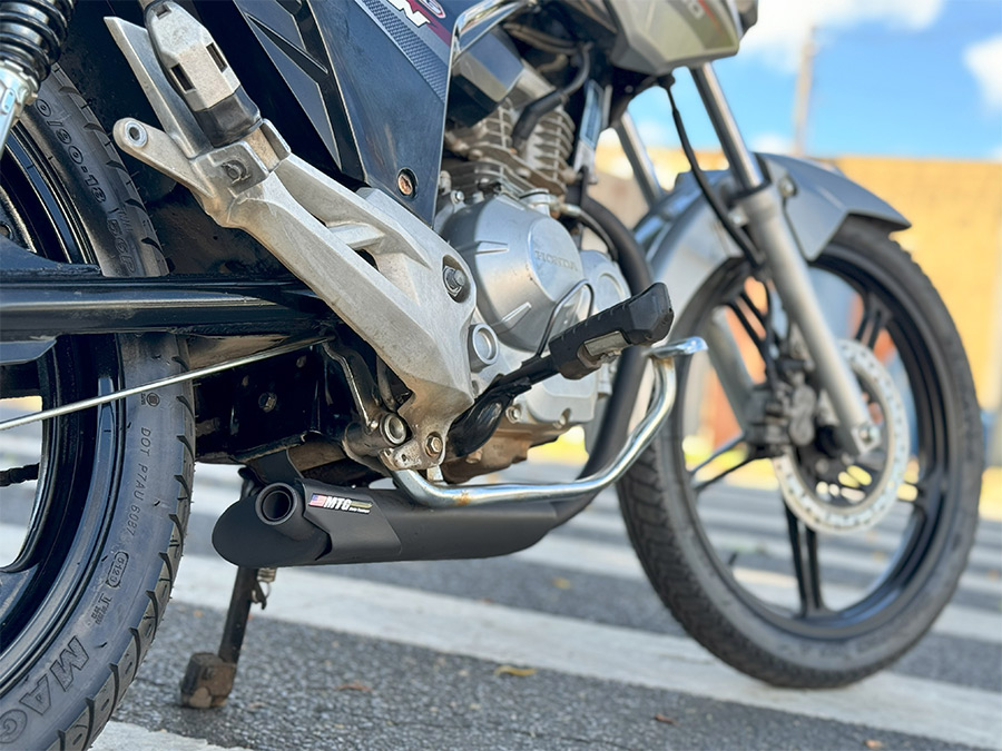 Escapamento esportivo silencioso por baixo da moto Honda CG 160 Titan 2015 a 2024