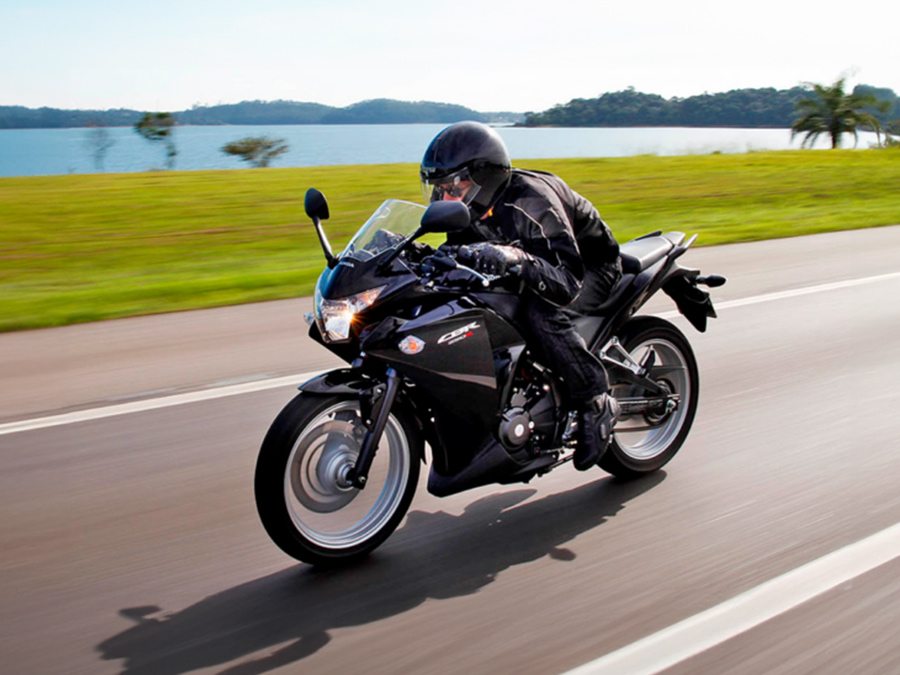 Ponteira de escapamento preta Honda CBR 250