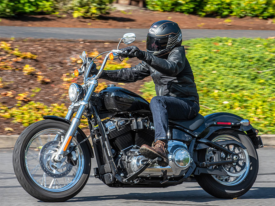 Par de ponteiras de escapamento com abafador Harley Davidson Softail Slim