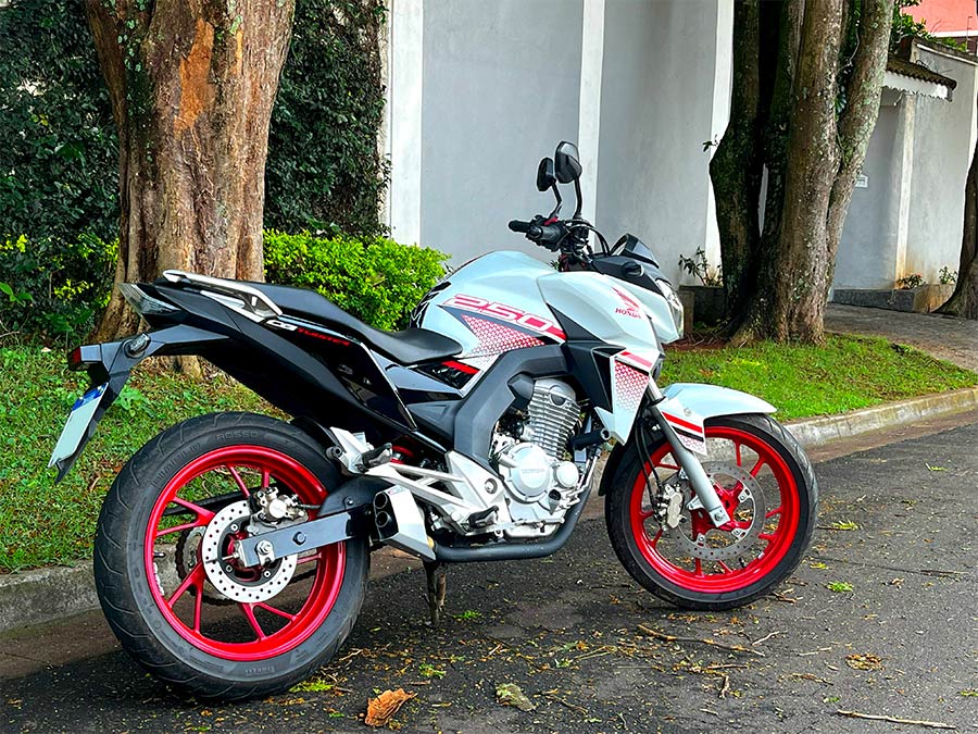 Ponteira de escapamento com abafador Honda Twister 250