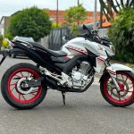 Ponteira de escapamento preta Honda Twister 250 (2016 a 2022)