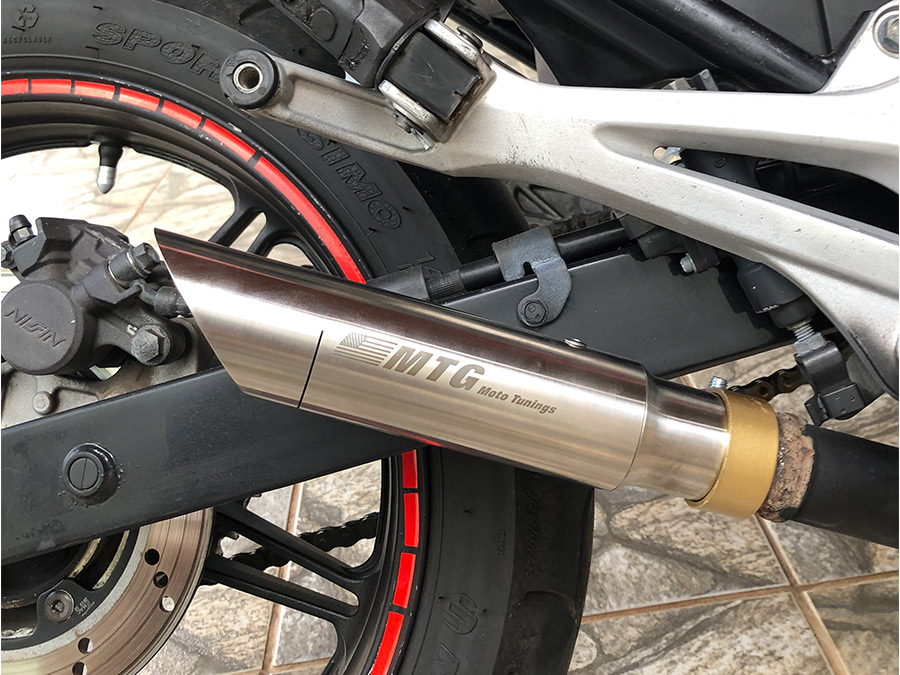 Ponteira de escapamento em inox com abafador Honda Twister injetada