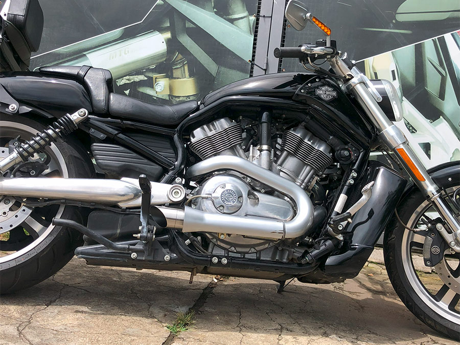 Par de ponteiras de escapamento em inox Harley Davidson V-Rod Muscle