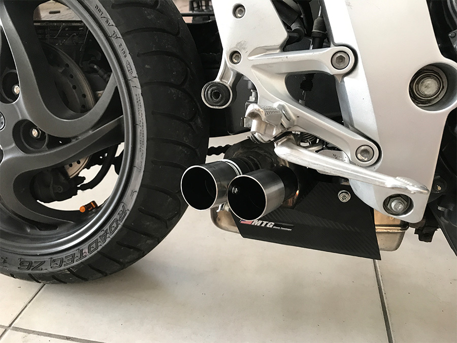 Ponteira de escapamento dupla Honda CB 1000R