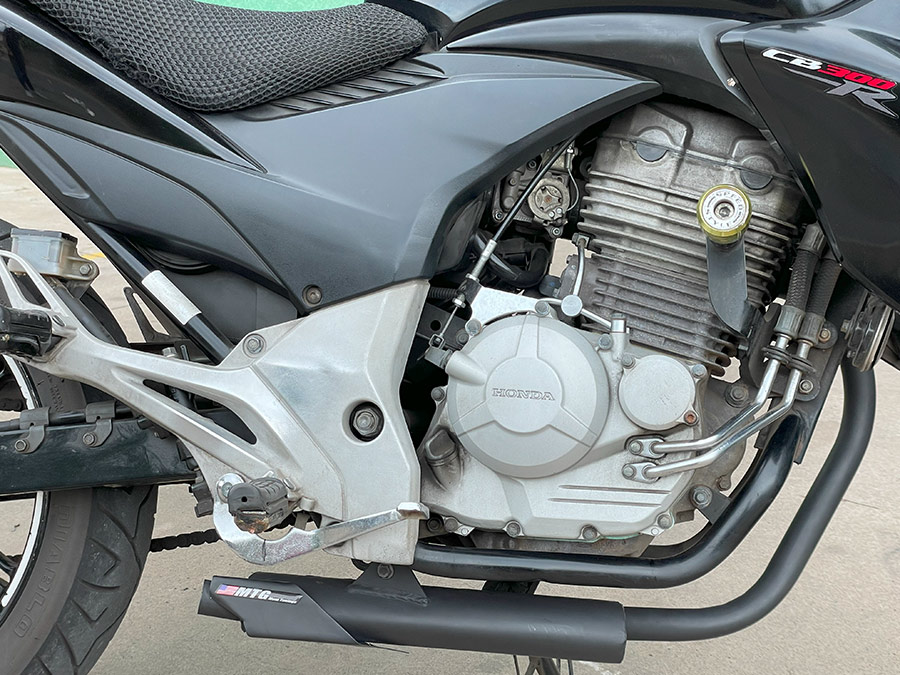 Escapamento silencioso Honda CB 300R