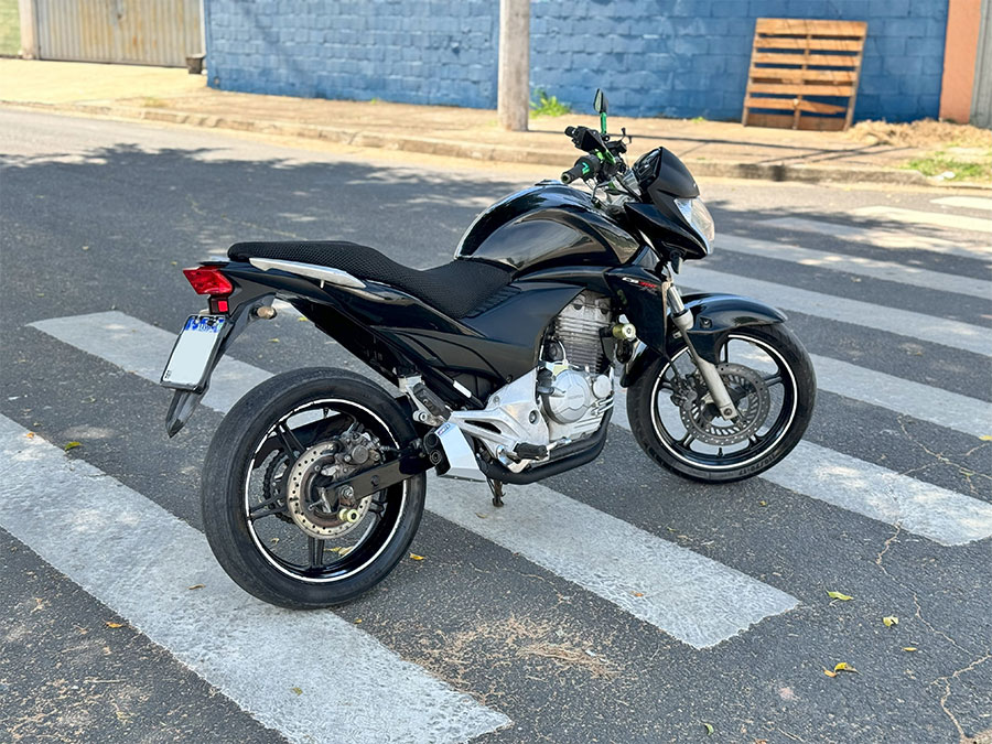 Ponteira de escapamento com abafador Honda CB 300R