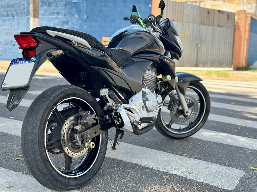 Ponteira de escapamento com abafador Honda CB 300R
