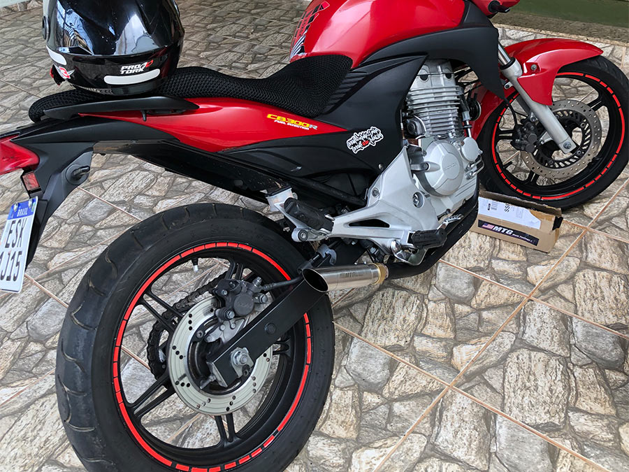 Ponteira de escapamento em inox com abafador Honda CB 300R