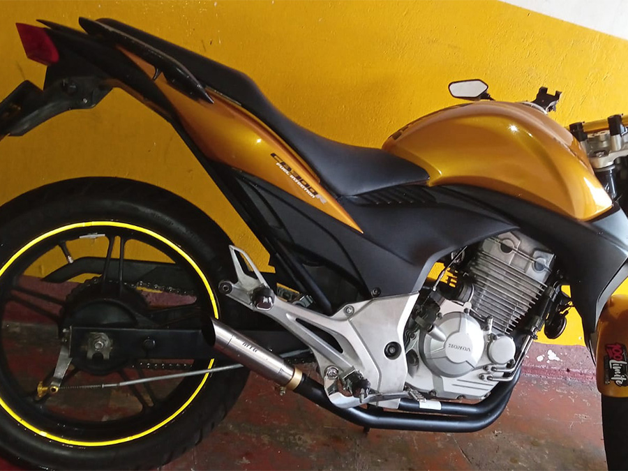 Ponteira de escapamento em inox com abafador Honda CB 300R