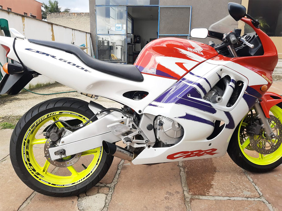 Ponteira de escapamento com abafador Honda CBR 600F