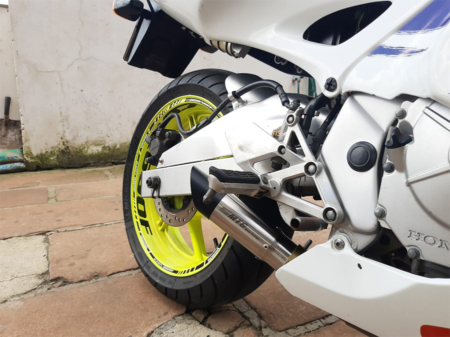 Ponteira de escapamento com abafador Honda CBR 600F