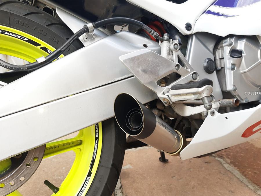 Ponteira de escapamento com abafador Honda CBR 600F