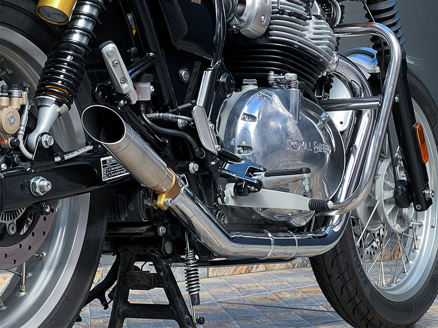 Par de ponteiras de escapamento esportivo com abafador Royal Enfield Interceptor 650