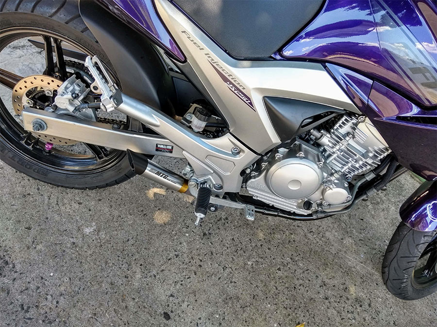 Escapamento com ponteira inox com abafador Yamaha Fazer 250 FZ25 (2011 a 2016)