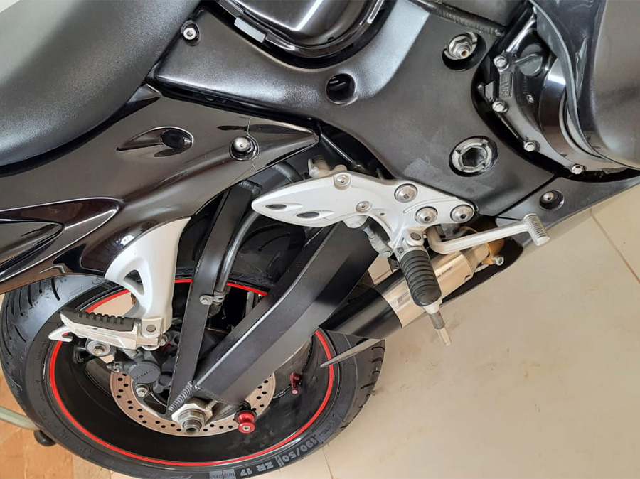 Par de ponteiras de escapamento inox esportiva Suzuki Hayabusa