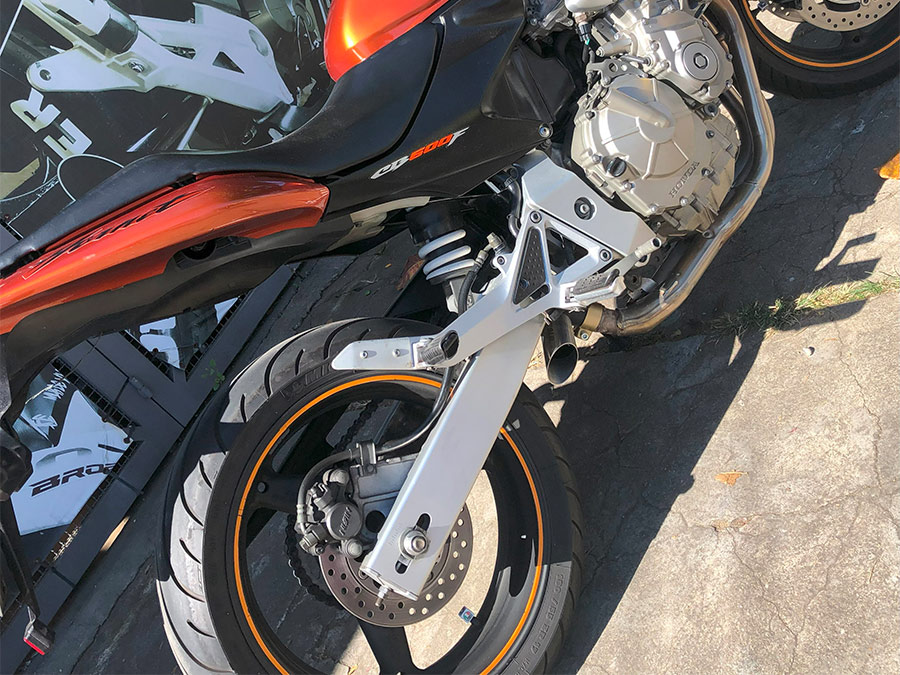 Ponteira de escapamento direta Honda Hornet Carburada