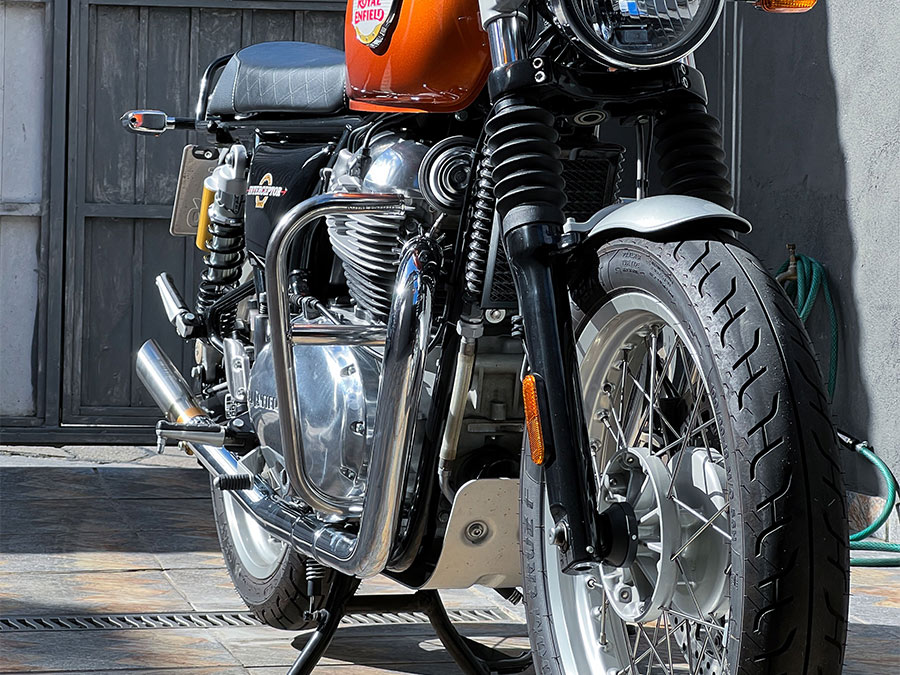 Par de ponteiras de escapamento Standard Lacradas com abafador Royal Enfield Interceptor 650
