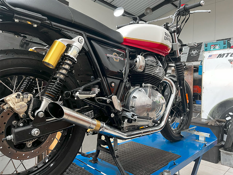 Par de ponteiras de escapamento Standard Lacradas com abafador Royal Enfield Interceptor 650