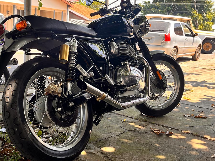 Par de ponteiras de escapamento esportivo com abafador Royal Enfield Interceptor 650