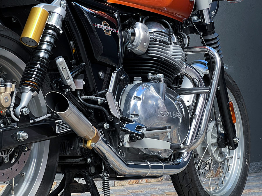 Par de ponteiras de escapamento esportivo com abafador Royal Enfield Interceptor 650