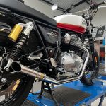 Par de ponteiras de escapamento esportivo com abafador Royal Enfield Interceptor 650