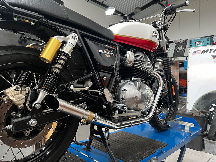 Par de ponteiras de escapamento esportivo com abafador Royal Enfield Interceptor 650