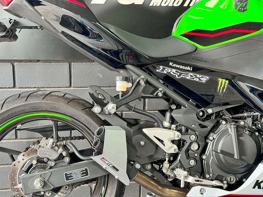 Escapamento esportivo com DB killer Kawasaki Ninja 400