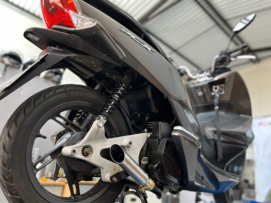 Escapamento com ponteira inox com abafador Honda PCX 150
