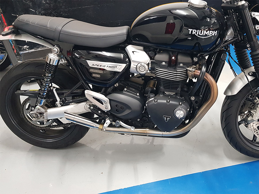 Ponteira de escapamento inox com abafador Triumph Speed Twin