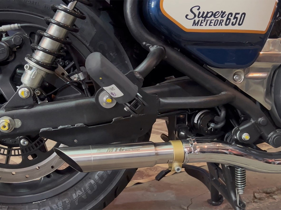 Par de ponteiras de escapamento inox com abafador Super Meteor 650