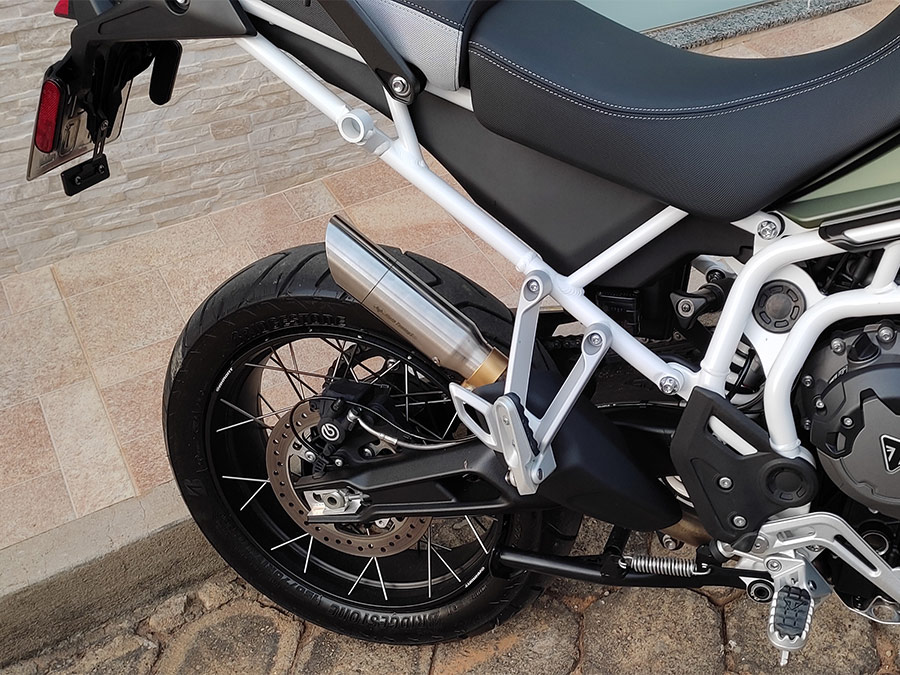 Ponteira de escapamento inox com abafador Triumph Tiger 900