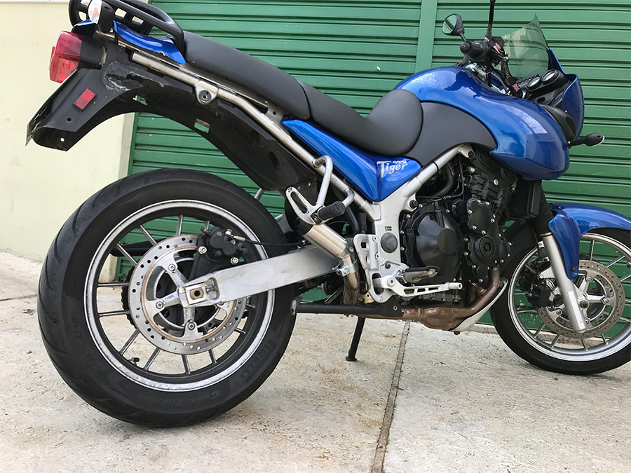 Ponteira de escapamento inox com abafador Triumph Tiger 955i