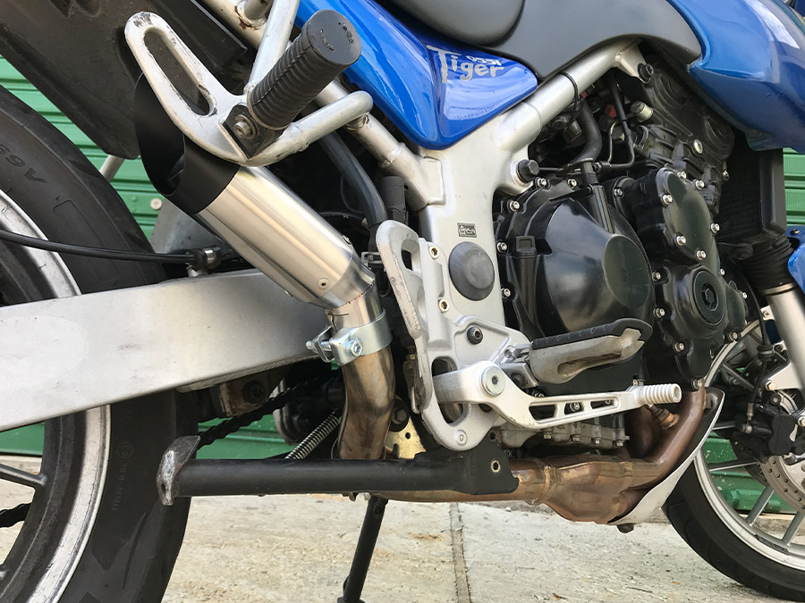 Ponteira de escapamento inox com abafador Triumph Tiger 955i