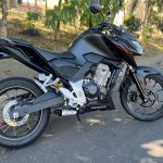 Escapamento esportivo com DB killer Honda CB 300F Twister