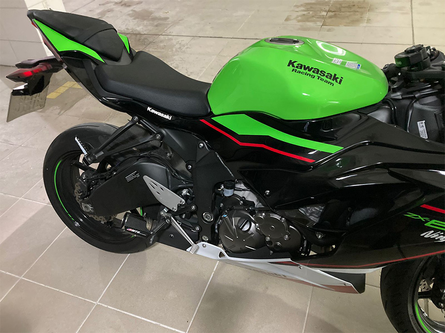 Ponteira de escapamento inox semi-direta com escudo Kawasaki Ninja ZX-6R